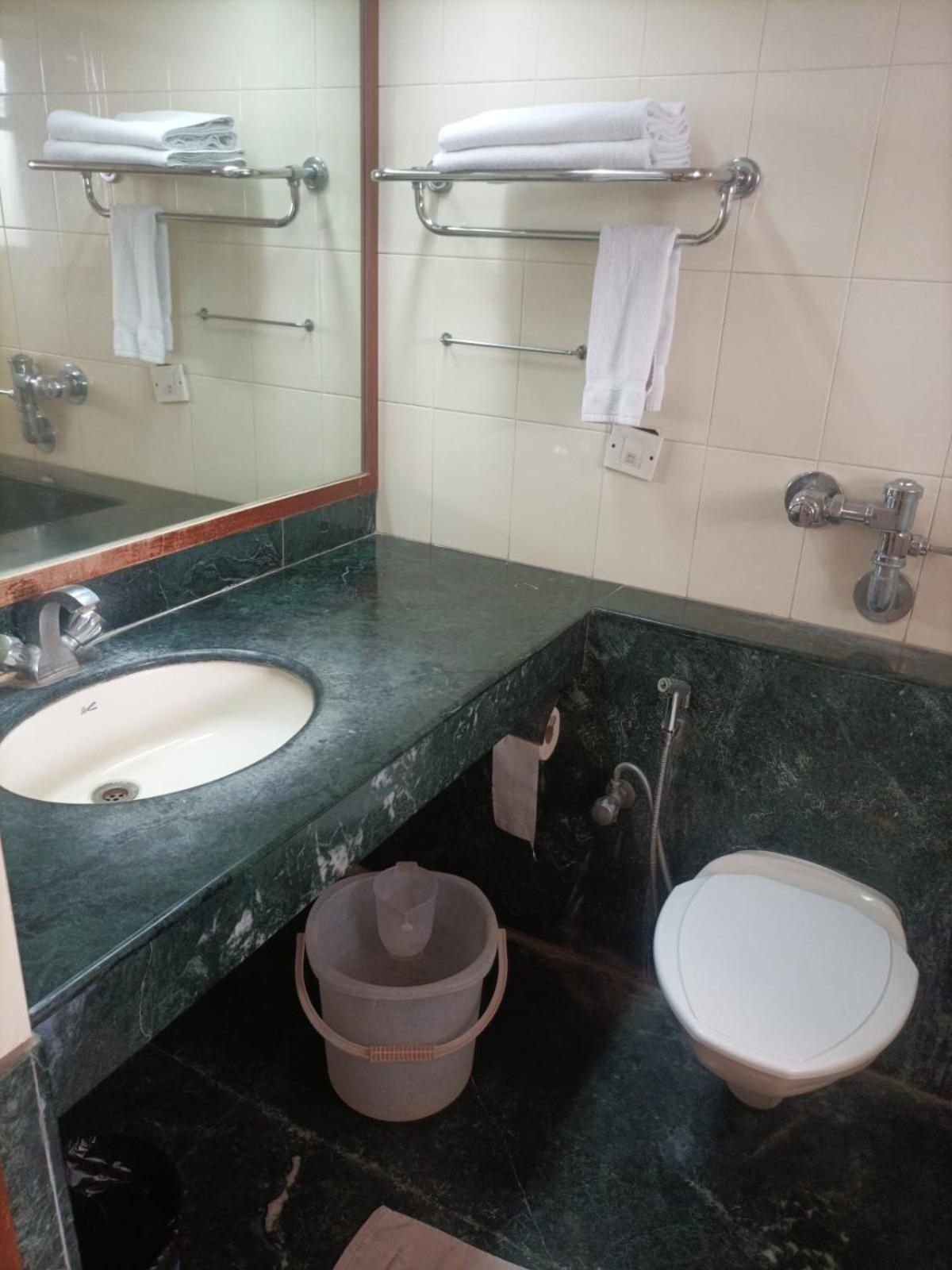 Bell Hotel Sivakasi Ngoại thất bức ảnh